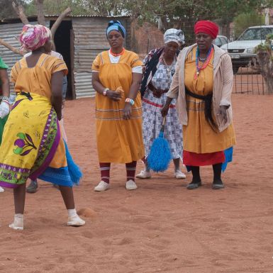 Dancing women